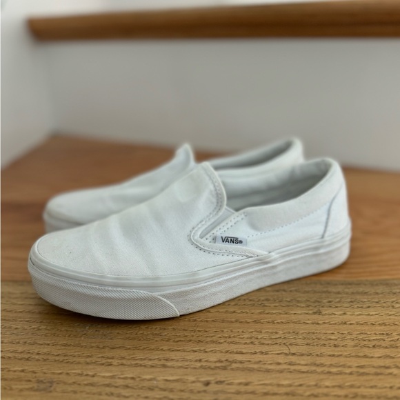 Vans Classic Slip On Shoes - Picture 1 of 3